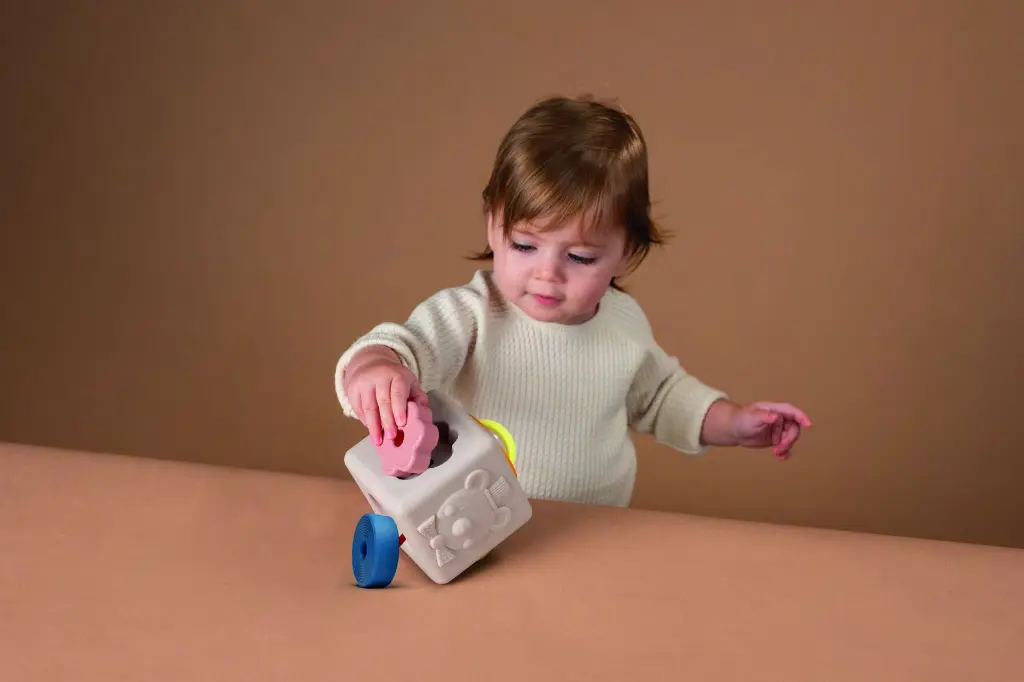 13885 - Peek & Play Silicone Cube-33.webp